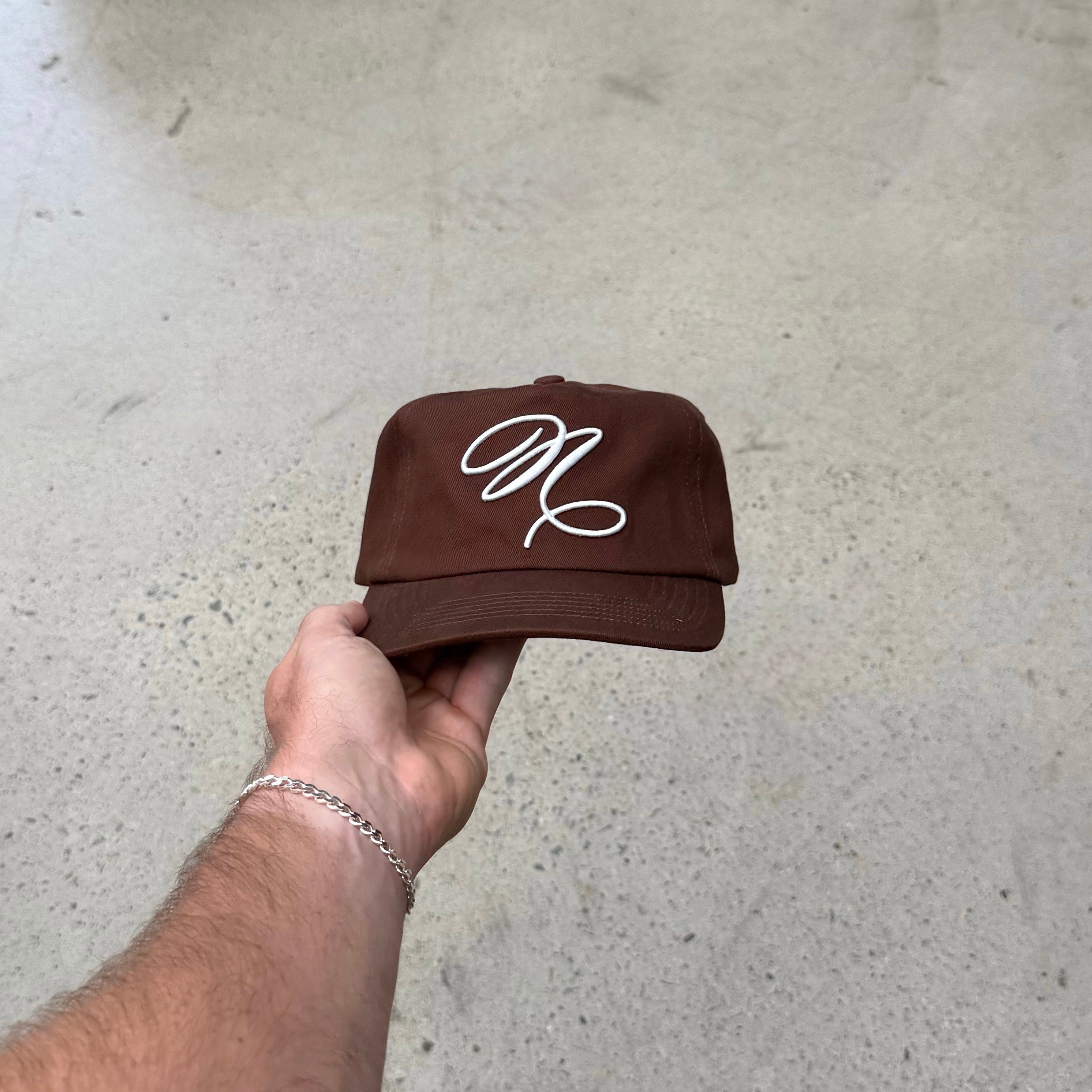 CALLIGRAPHY CAP | BROWN