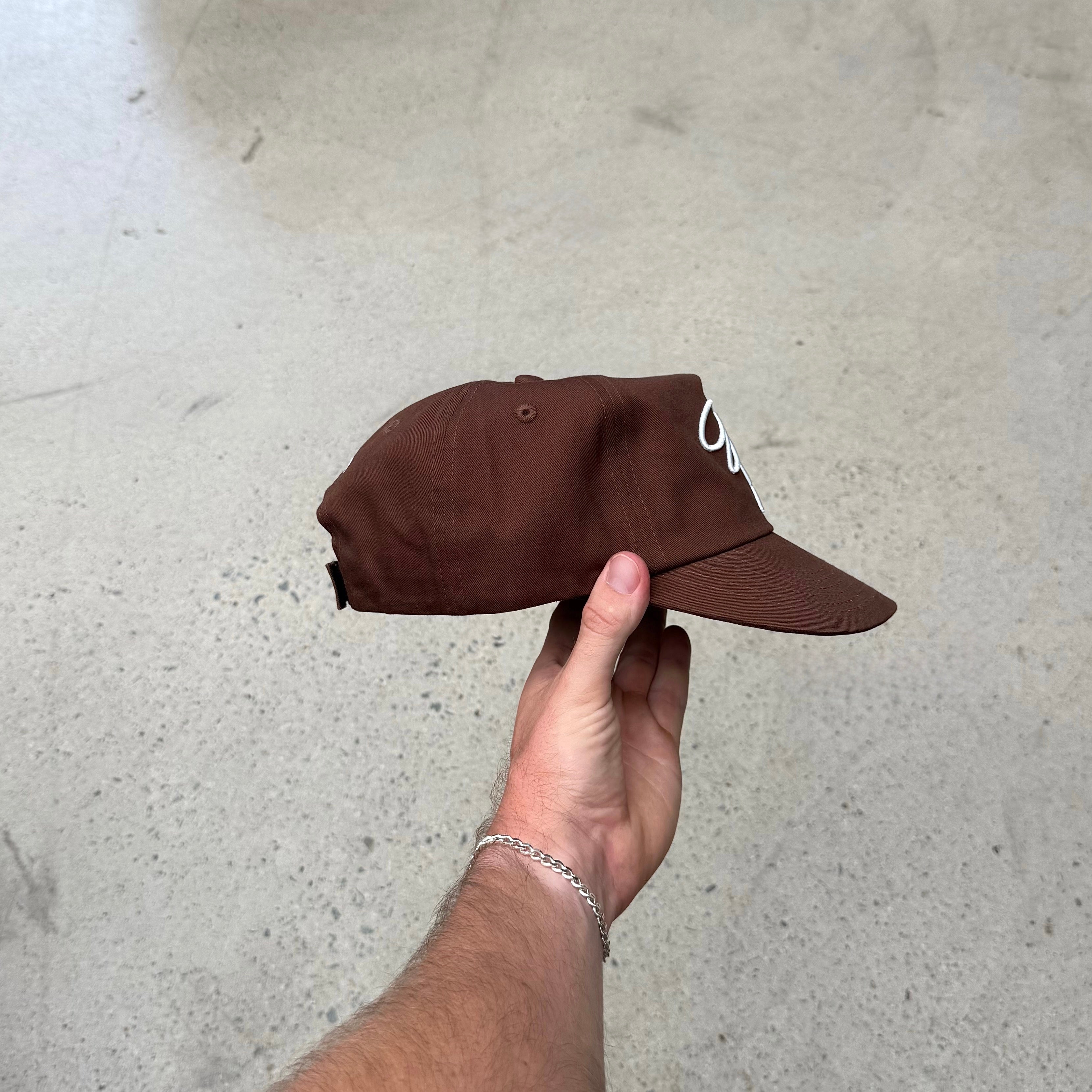 CALLIGRAPHY CAP | BROWN
